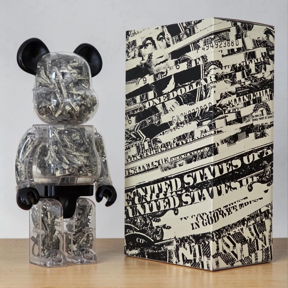 Bearbrick Kosuke Kawamura × NEXUS VII. × S01 400% mit Verpackung
