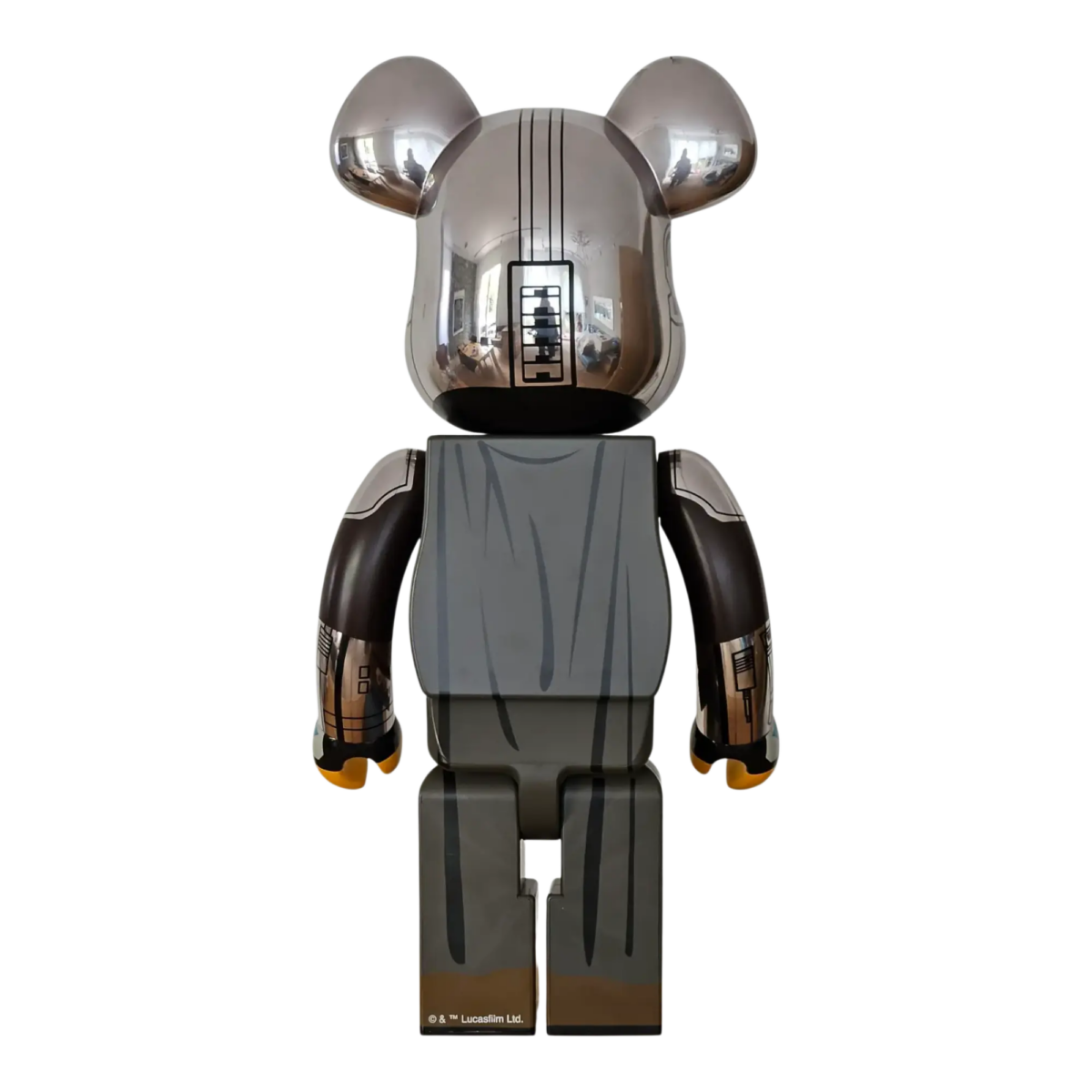 Bearbrick The Mandalorian Chrome Version 1000% Rückseite