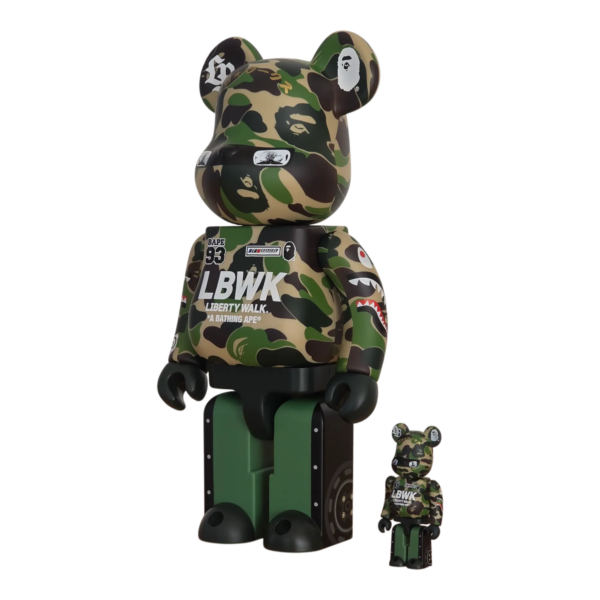 Bearbrick LBWK × BAPE 100%+400% schräg