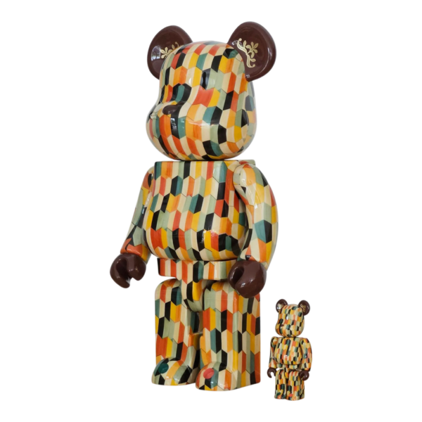 Bearbrick Rokkakuyosegi 100%+400% schräg