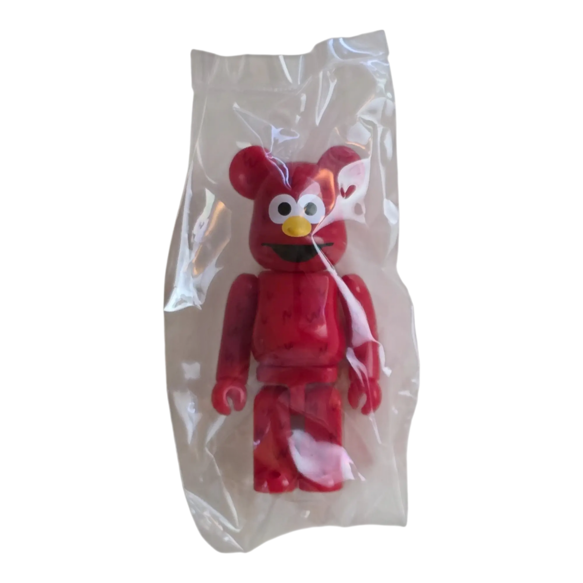 Bearbrick Series 32 Cute "Elmo" [Sesame Street] 100% in Folie