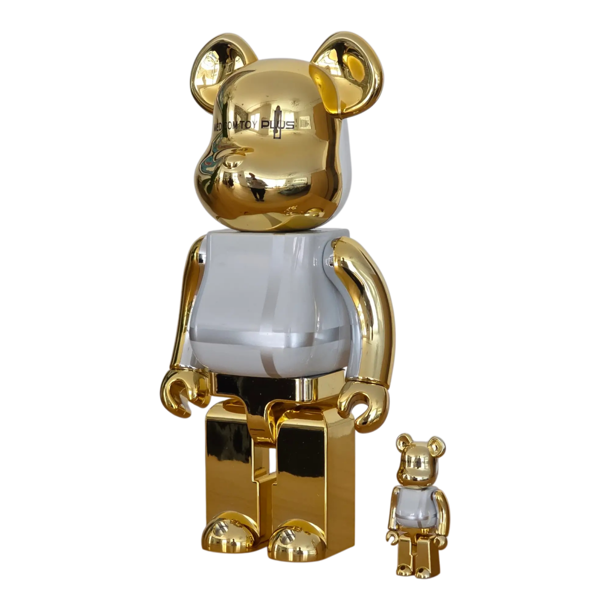 Bearbrick Medicom Toy Plus Gold Chrome Version 100%+400% schräg