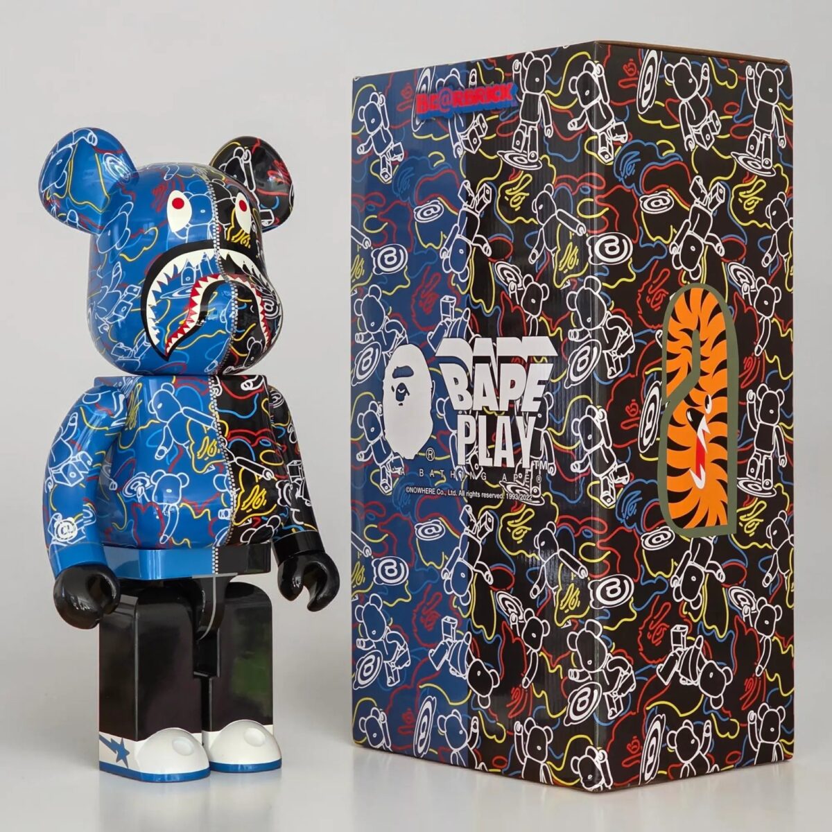 Bearbrick BAPE LINE Camo Shark 1000% mit Verpackung