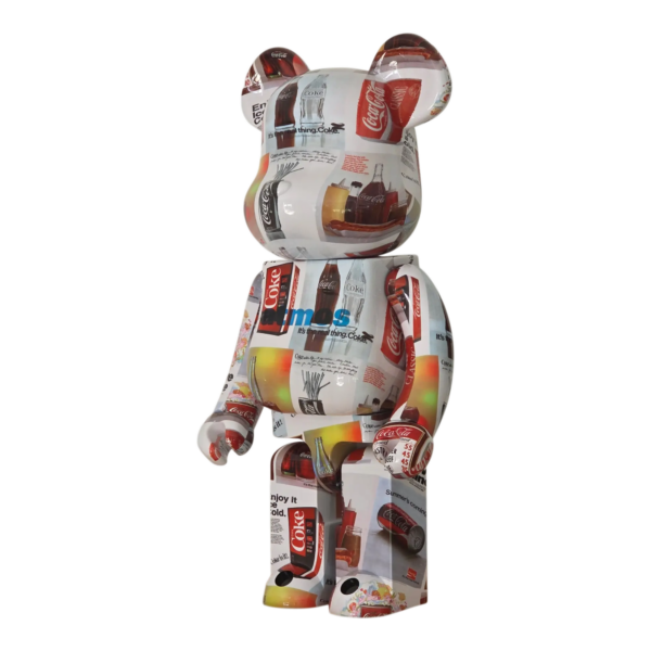 Bearbrick Coca-Cola × atmos Type-5 1000% schräg