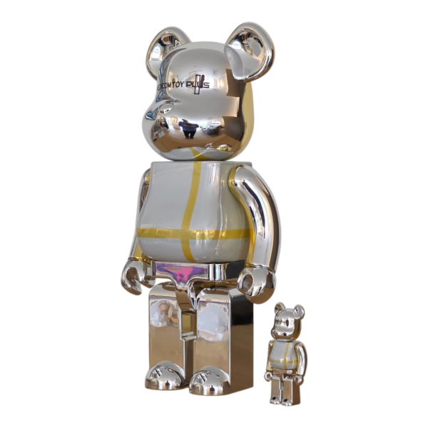 Bearbrick Medicom Toy Plus Silver Chrome Version 100%+400% schräg